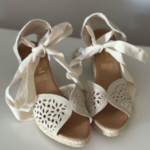 NEW Elegant Cream Lace-Up Wedges Size 40EU | 9US